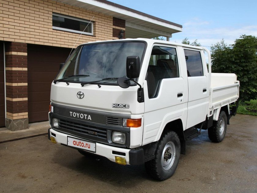 Тойота Хайс двухкабинник 4х4