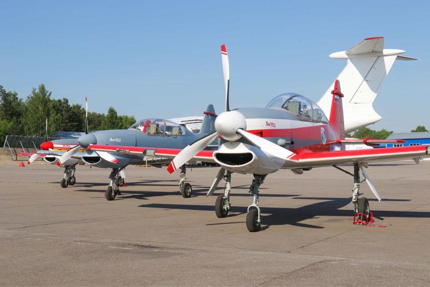 Як 152 учебный летательный аппарат