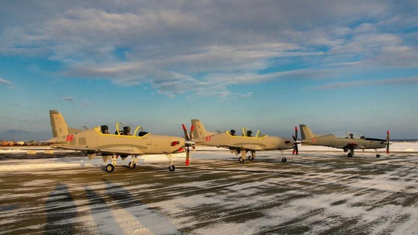 Учебно тренировочный самолет