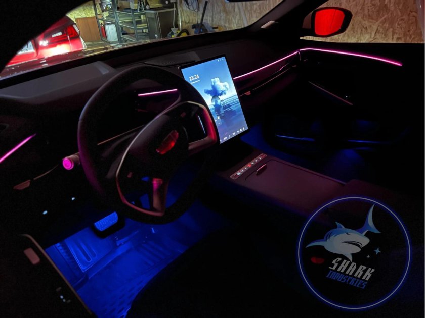 Контурная подсветка салона