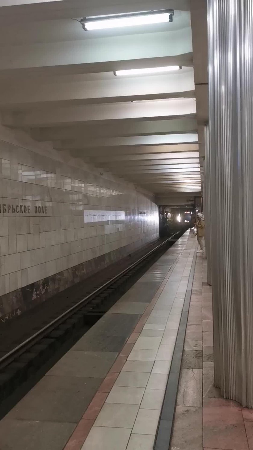 Станция метро октябрьская