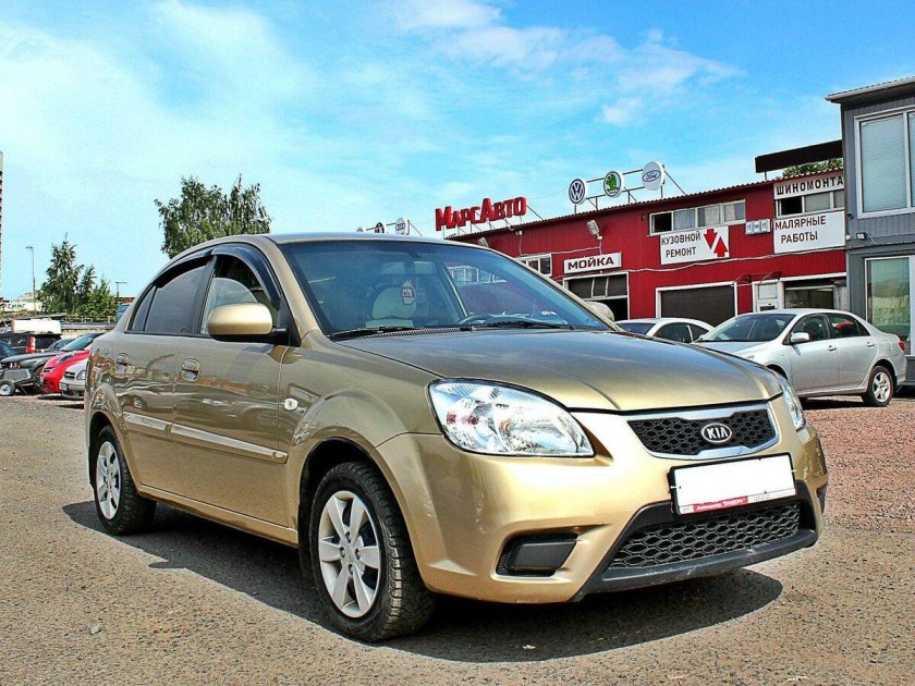 Kia Rio Золотая 2