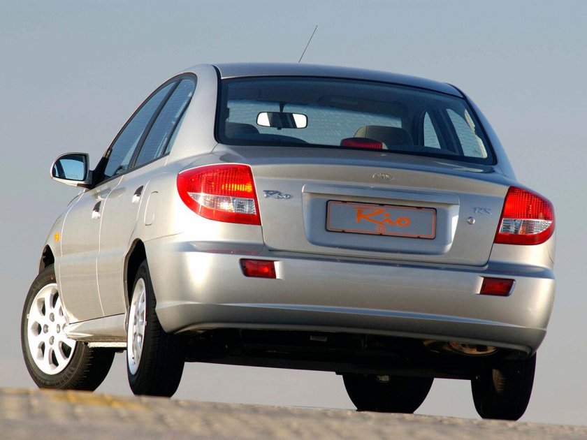 Kia Rio 1 поколение