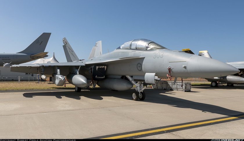 Mcdonnell douglas f/a-18 hornet