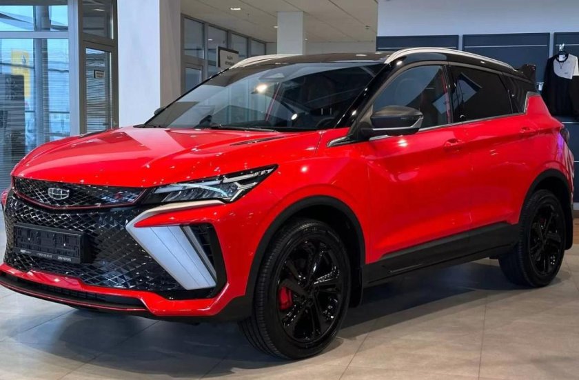 Geely coolray красная