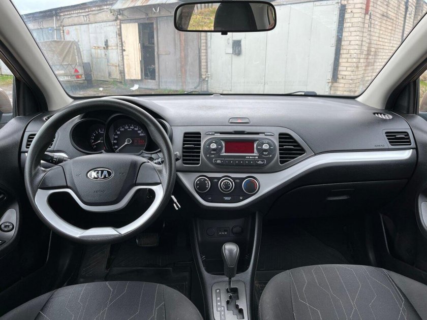 Kia Picanto 2012 салон