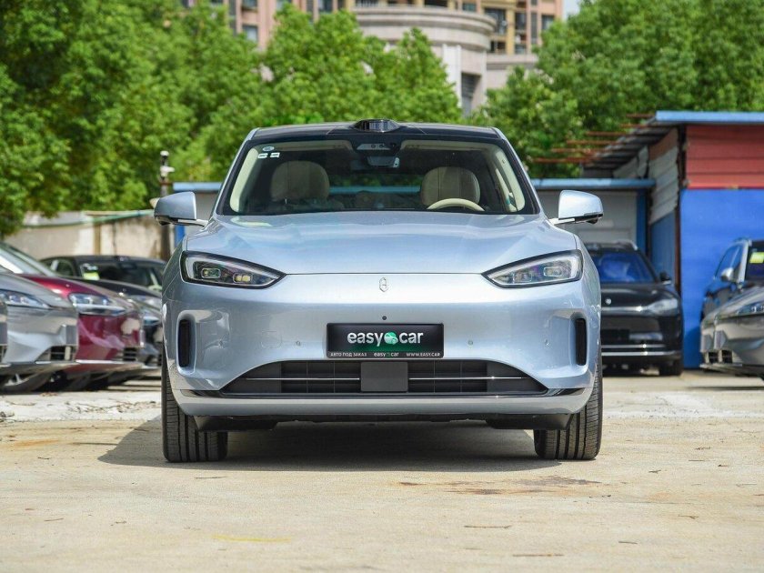 Автомобили 2025 года