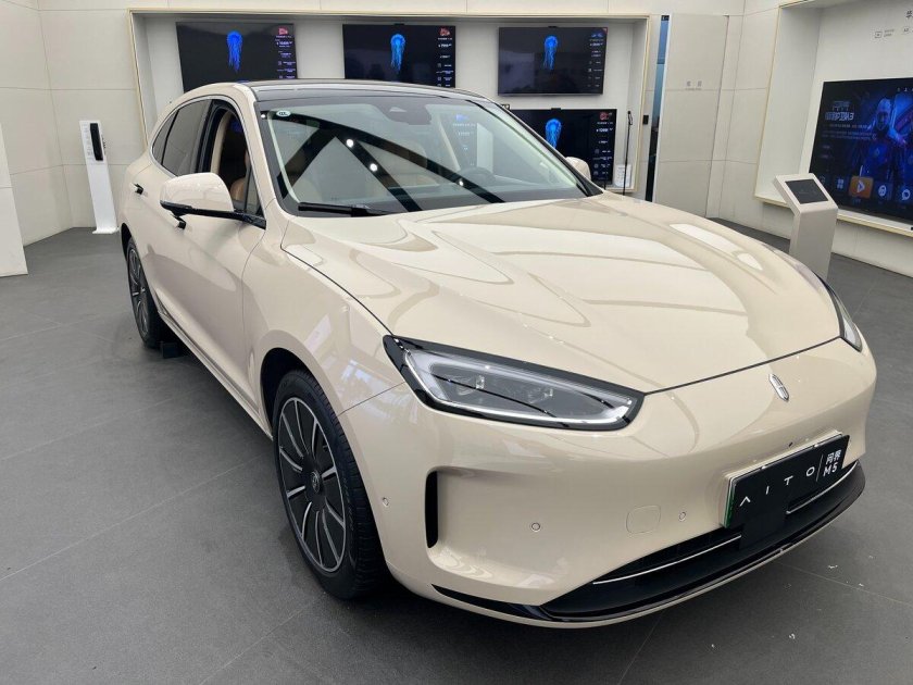 Автомобиль aito