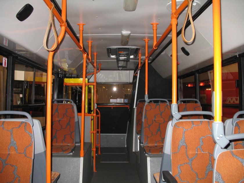 МАЗ 107 салон