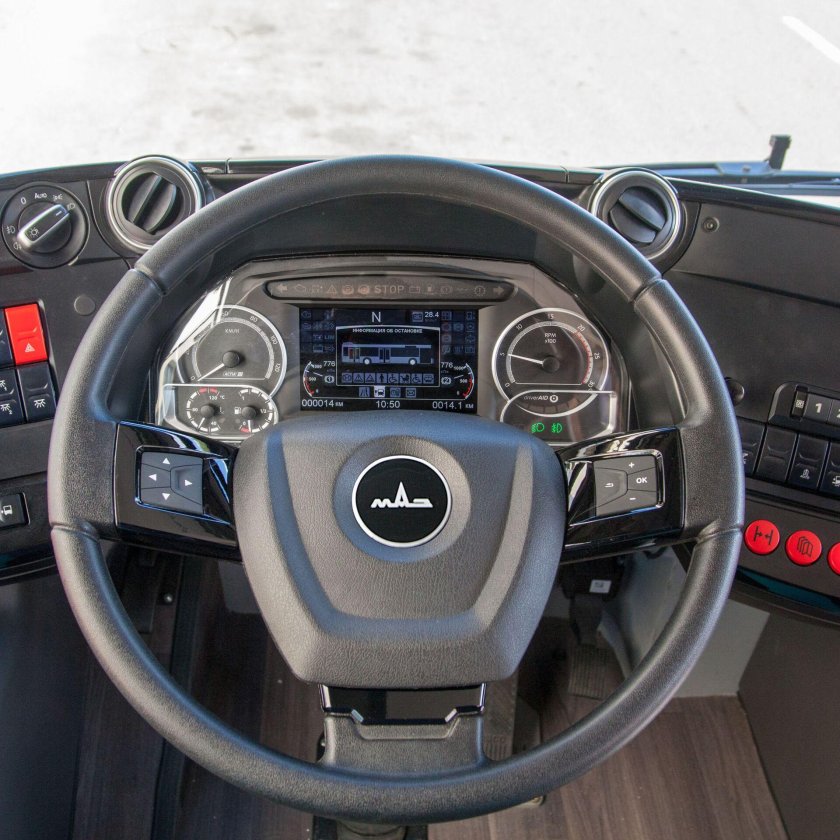 МАЗ 303 кабина водителя