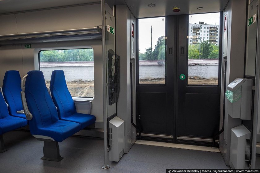 Ласточка поезд внутри внутри вагона