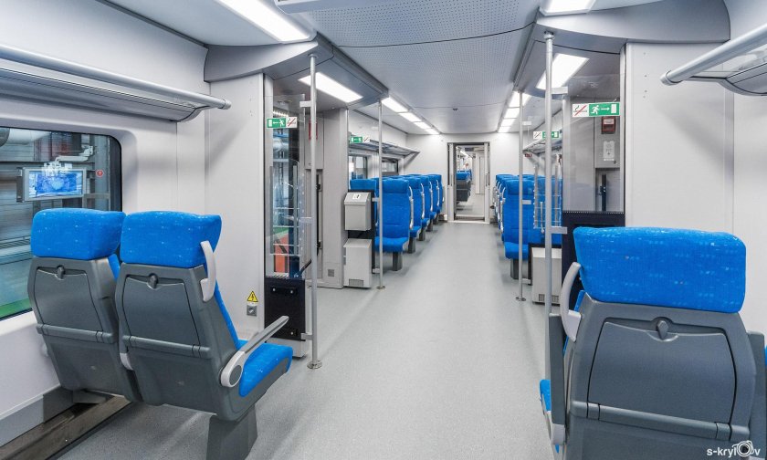 Комфорт поезд Ласточка 820