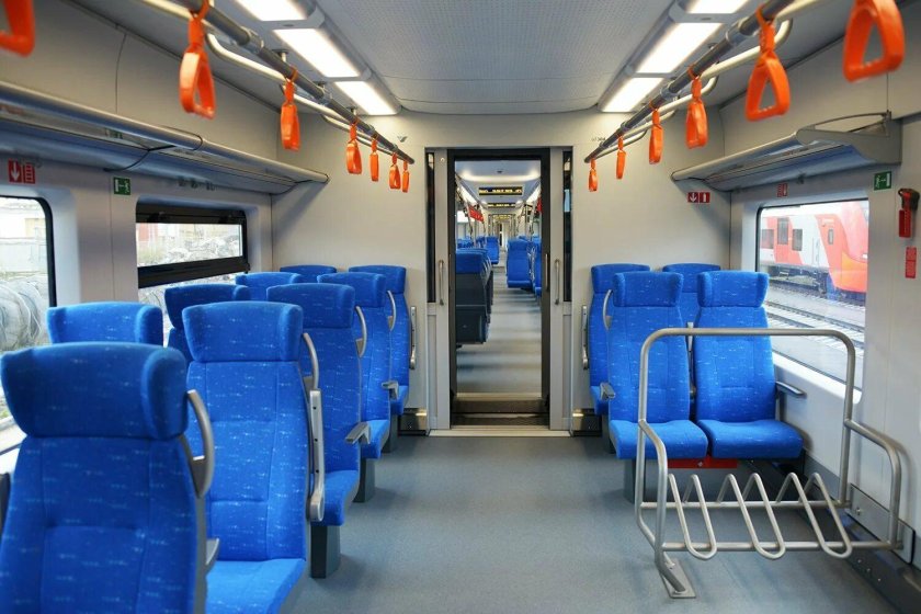 Комфорт поезд Ласточка 820