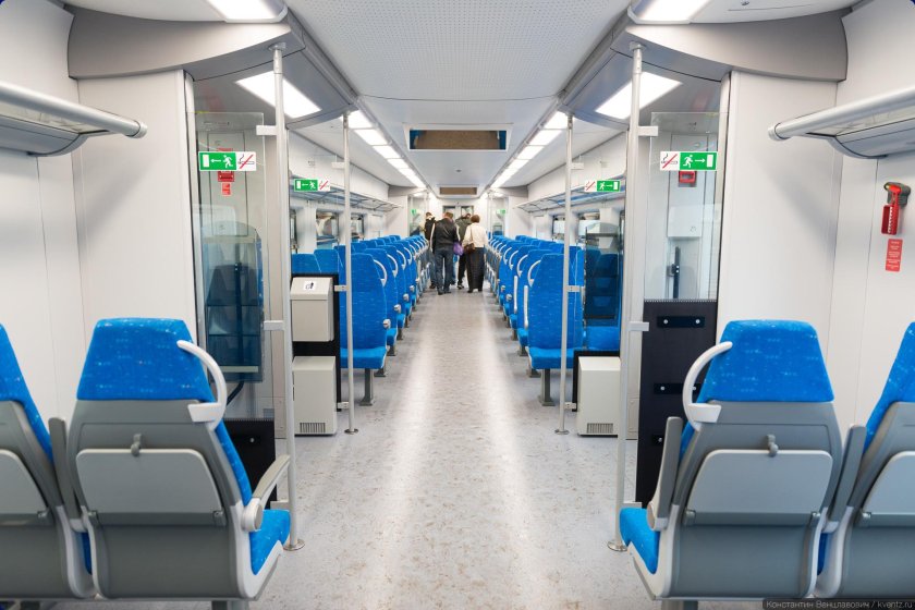 Комфорт поезд Ласточка 820