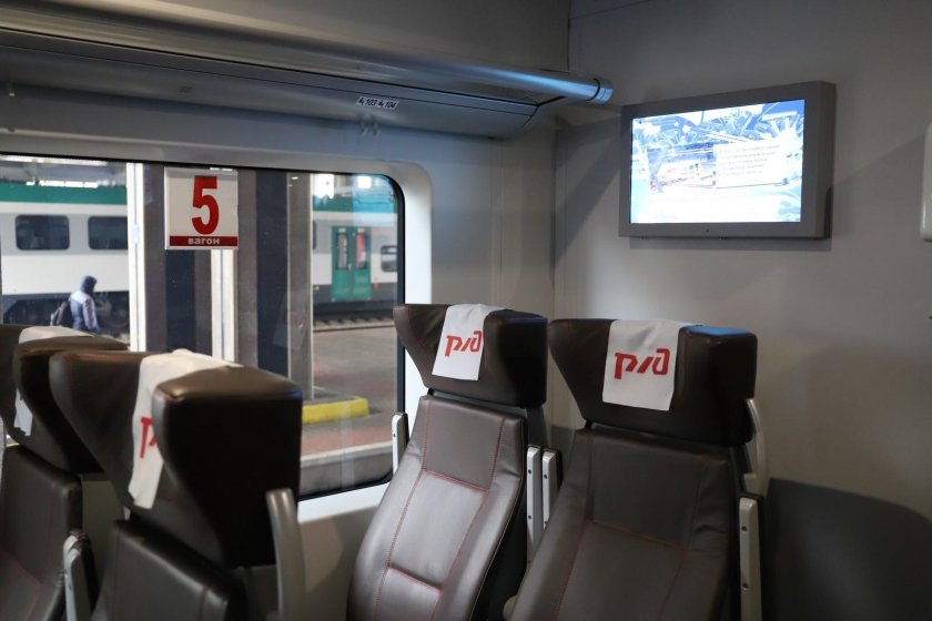 Комфорт поезд Ласточка 820