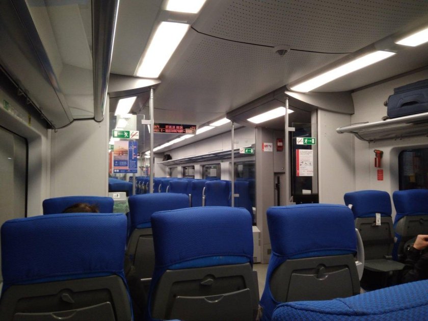 Поезд Ласточка вагон 2ж