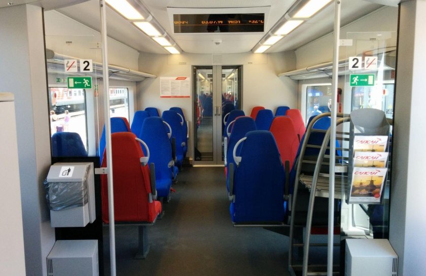 Комфорт поезд Ласточка 820