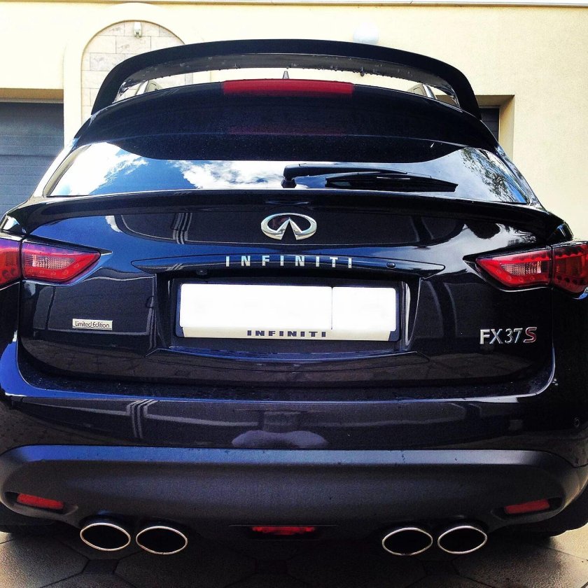 Инфинити FX сзади