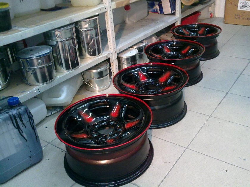 Штампы на ВАЗ r13 черно красные