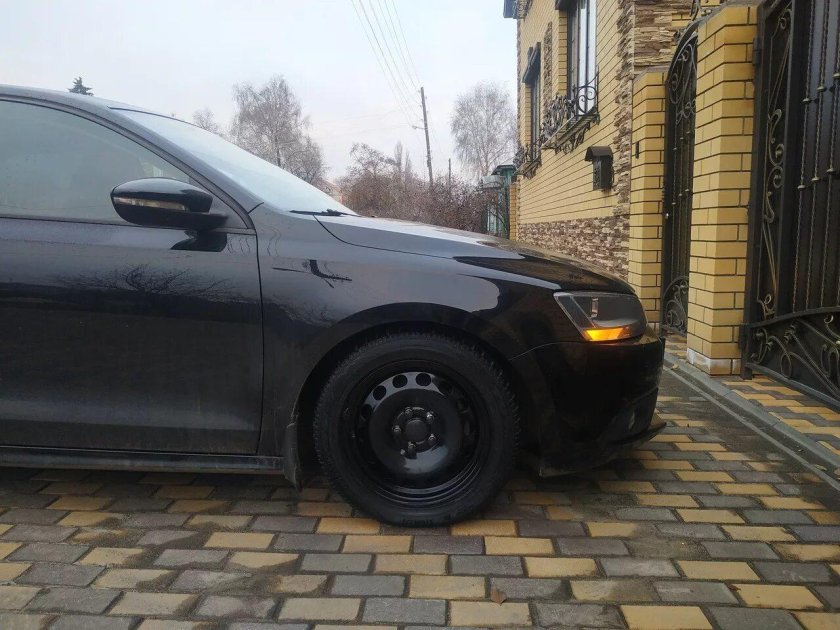 Volkswagen Jetta 6 на штампах r16