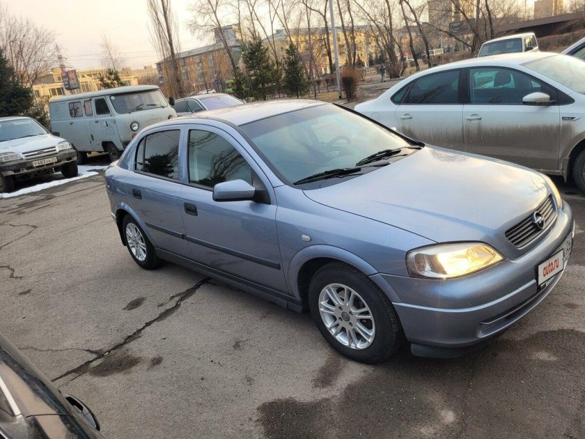 Опель Астра седан 1999