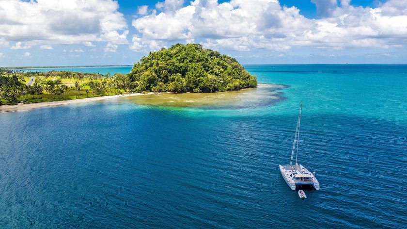 Остров в океане