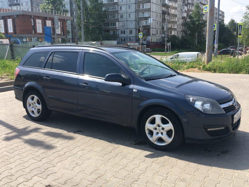 Opel Astra h универсал 2011