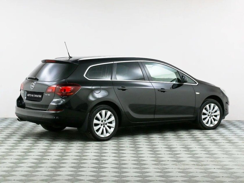 Opel astra универсал 2012