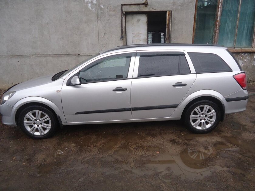 Опель Астра универсал 2006