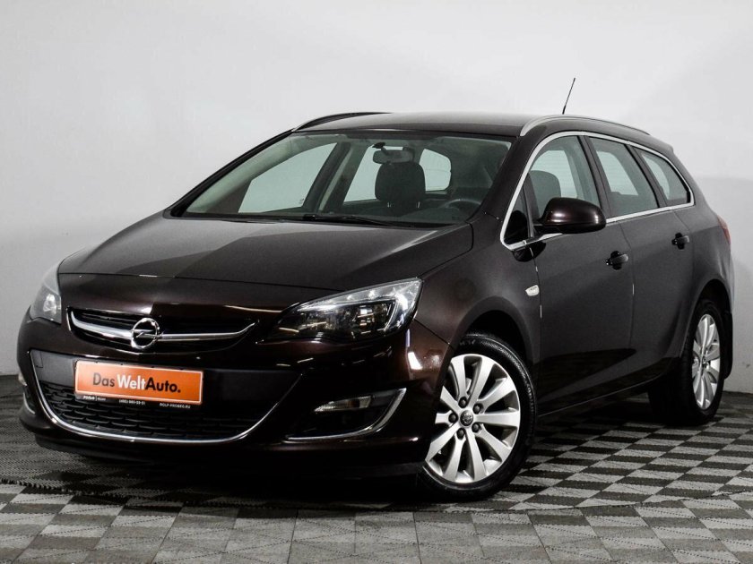 Опель Астра универсал 2014 года
