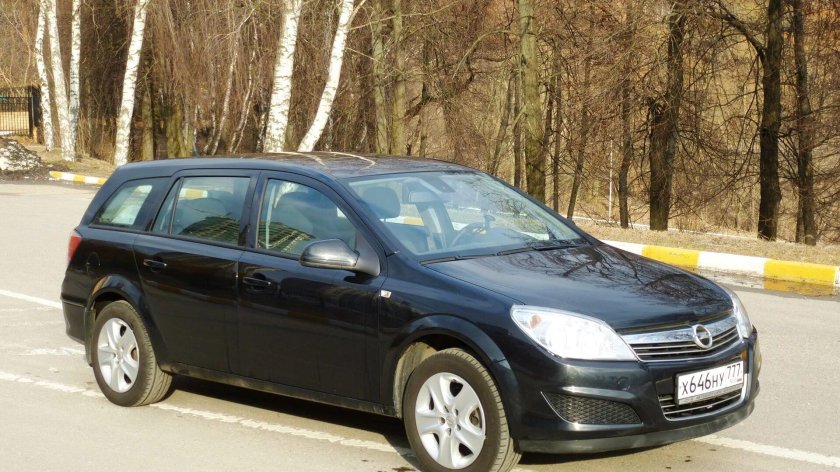 Опель Астра универсал 2014