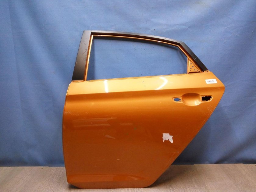Дверь задняя левая Hyundai Solaris