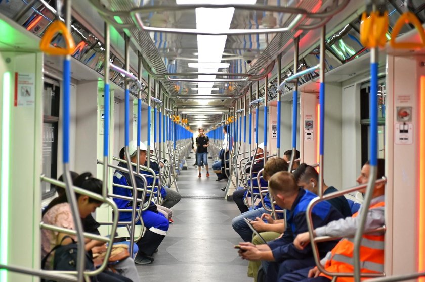 Пассажиры метро