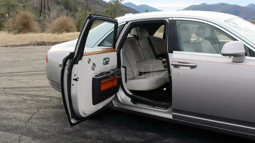 Rolls Royce Ghost 2 дверная