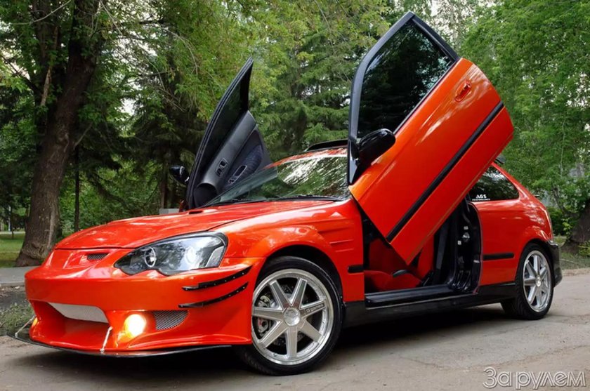 Toyota Celica двери вверх