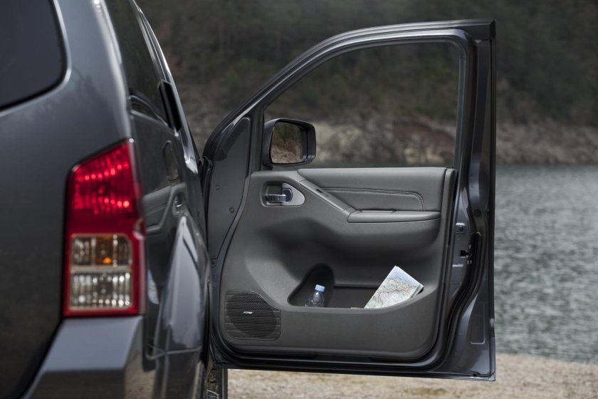 Дверь на Nissan Pathfinder