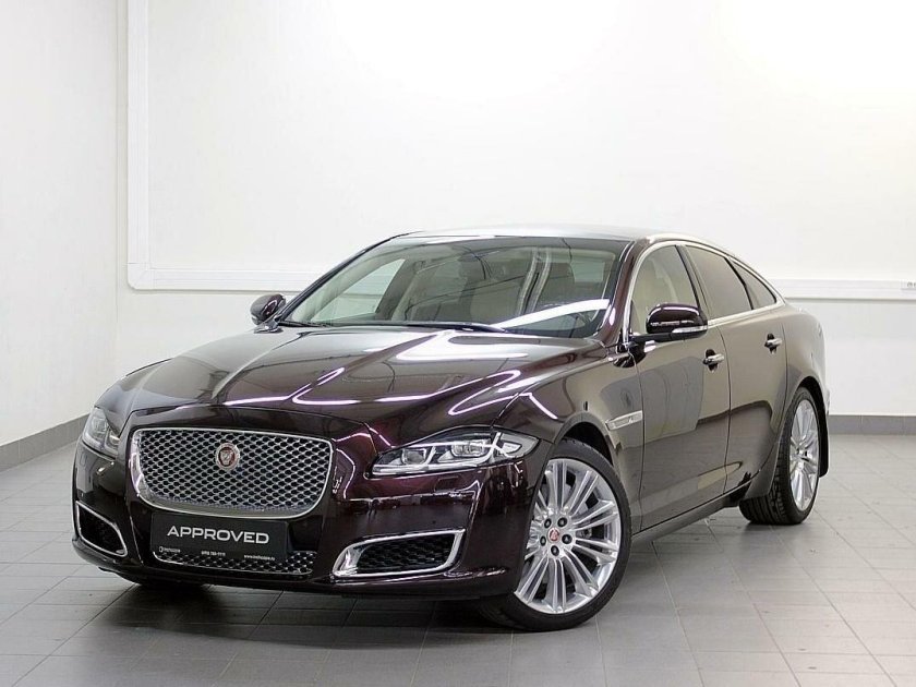 Ягуар XJ 2016 серо коричневый