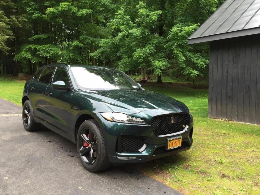 Jaguar f-Pace British Racing Green