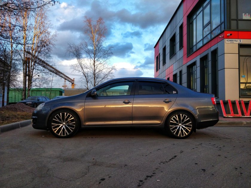 Фольксваген Джетта r18