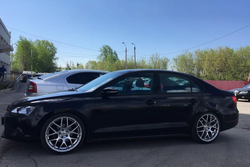 Volkswagen Jetta 6 на 18 дисках