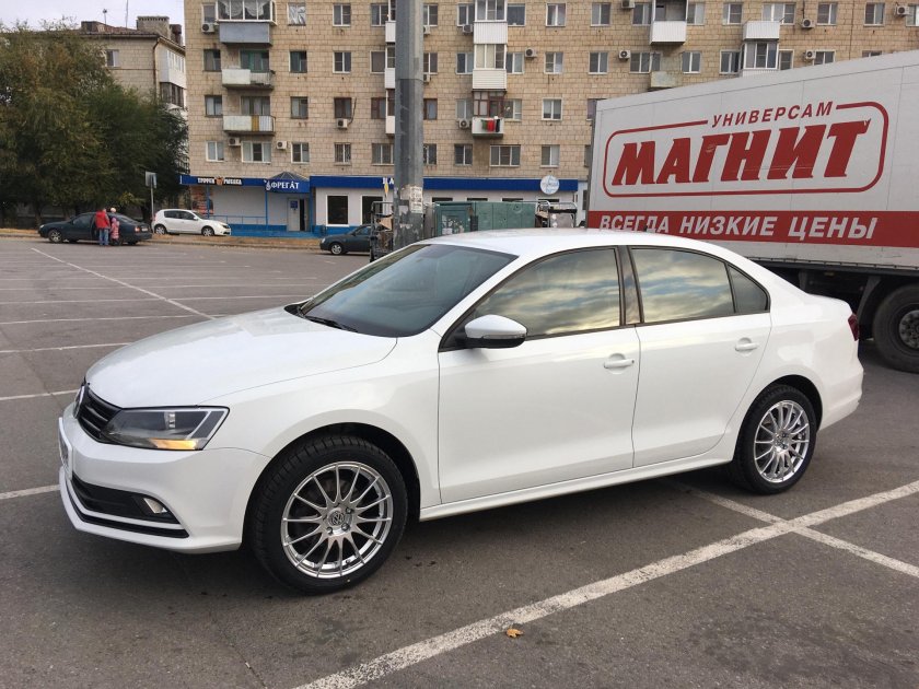 VW Jetta 6 r17