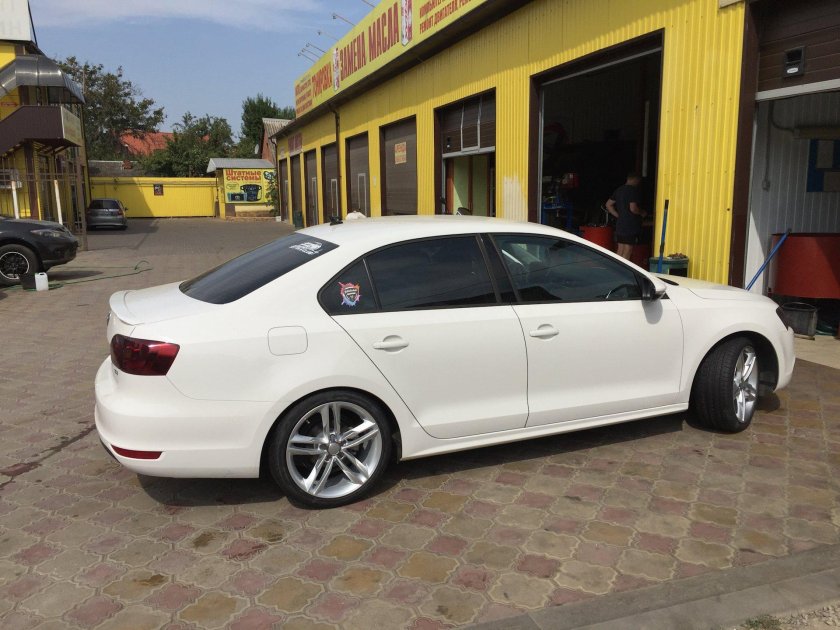 Фольксваген Джетта 6 r17