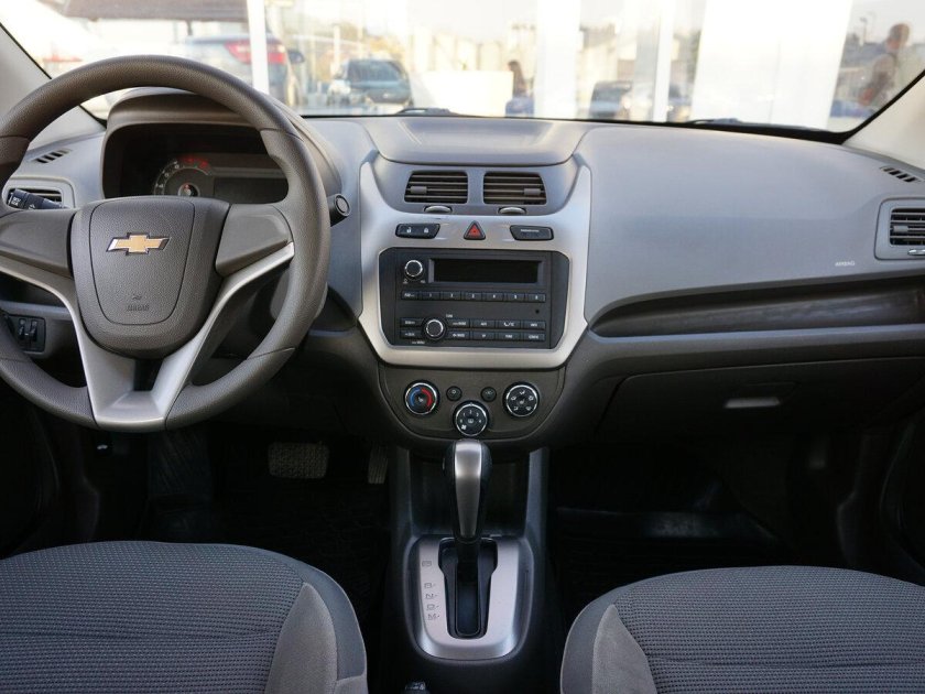 Cobalt Chevrolet 2013 салон