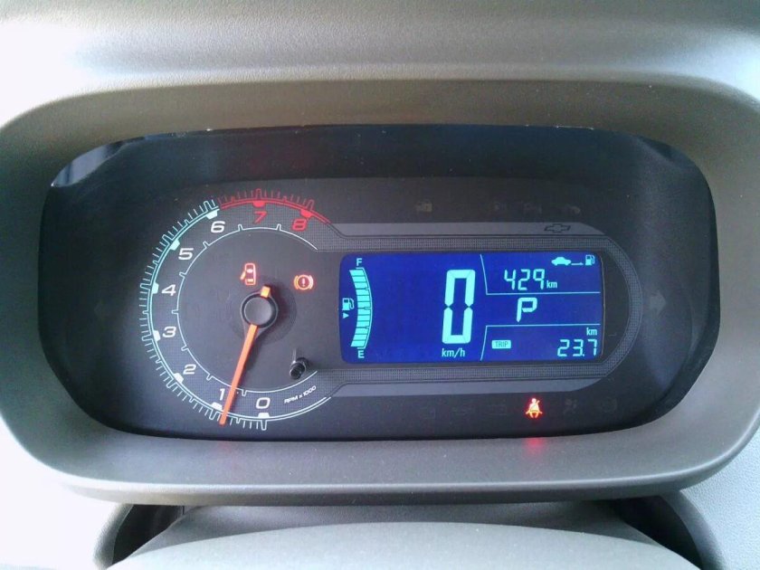 Chevrolet Cobalt приборная панель