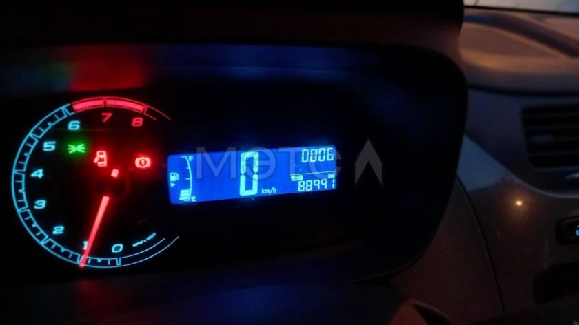 Шевроле кобальт не работает тахометр