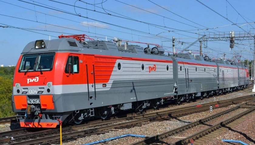 Пятисекционный Локомотив