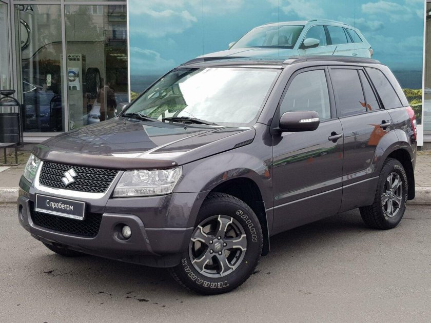 Сузуки Гранд Витара серая