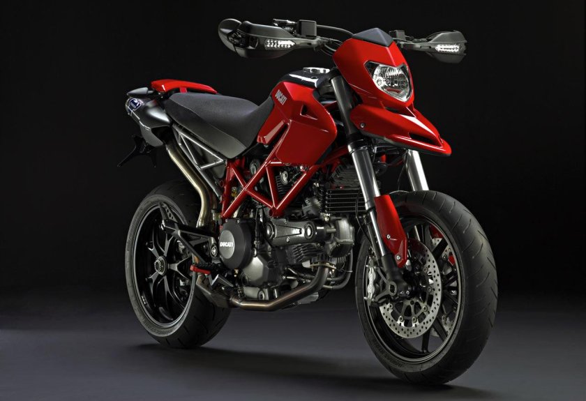 Hypermotard 796