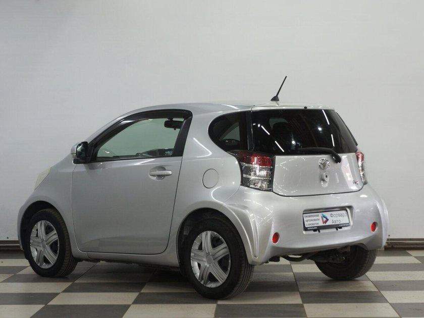 Toyota iq