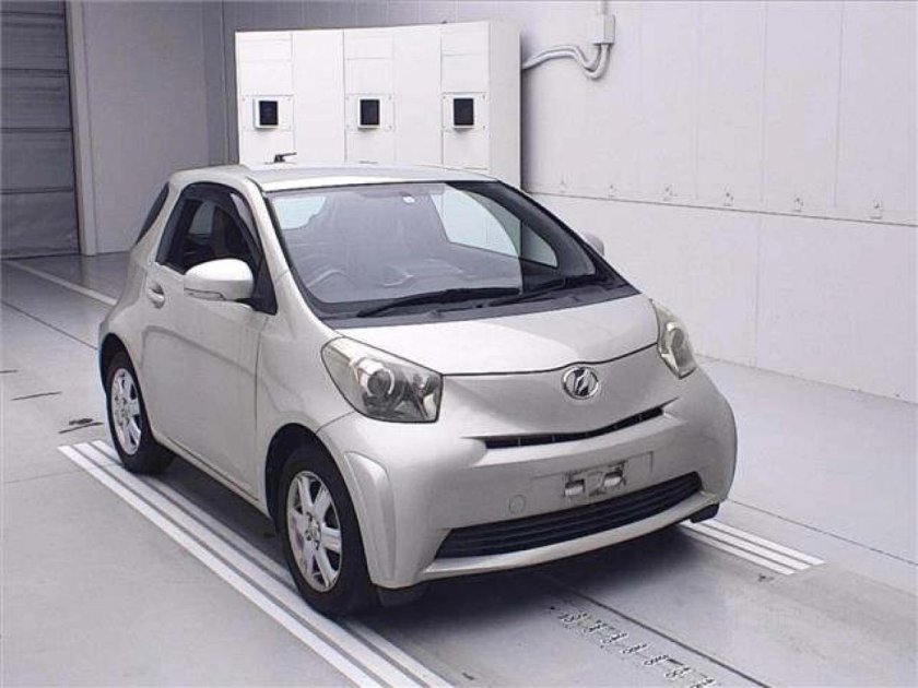 Toyota iq 2009
